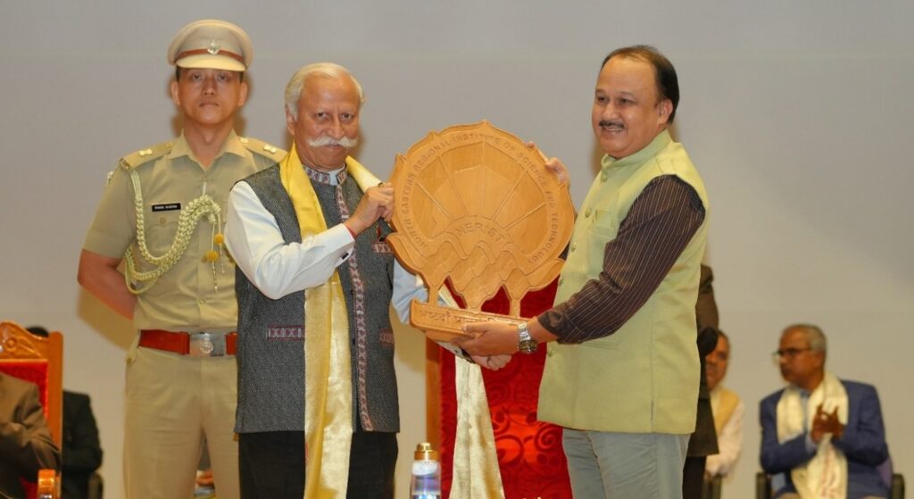His Excellency, Lt. Gen. Kaiwalya Trivikram Parnaik, Governor of Arunachal Pradesh and President of the NERIST Society, presenting Alumni Achiever Award to Dr. Sarat Kumar Dash, Scientist G and a Division Head at ISRO Centre, Bangaluru, for his contribution to the success of Chandrayaan 3 Mission.